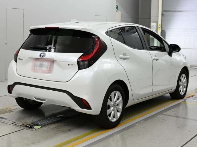 Toyota AQUA 2025 8076888-1