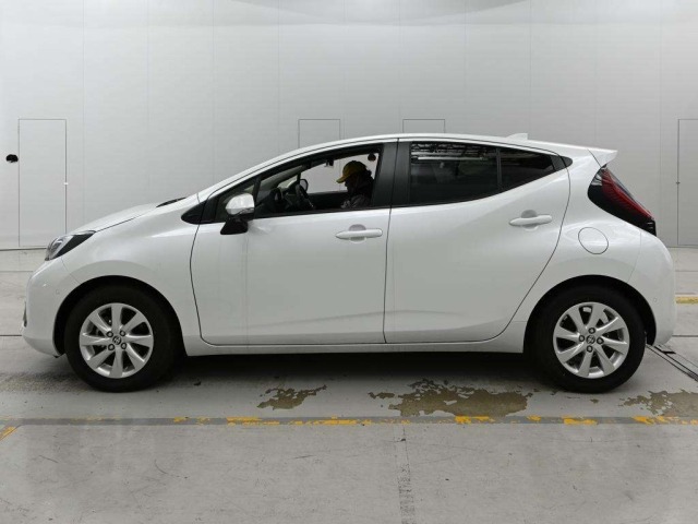 Toyota AQUA 2025 8076888-4