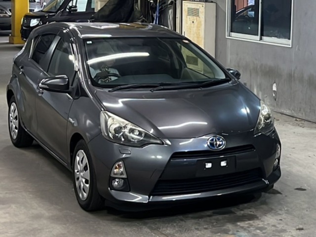 Toyota AQUA 2012 8076896-4