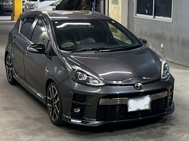 Toyota AQUA 2018 8076903-4