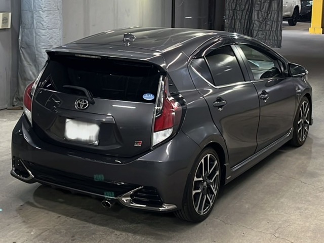 Toyota AQUA 2018 8076903-5