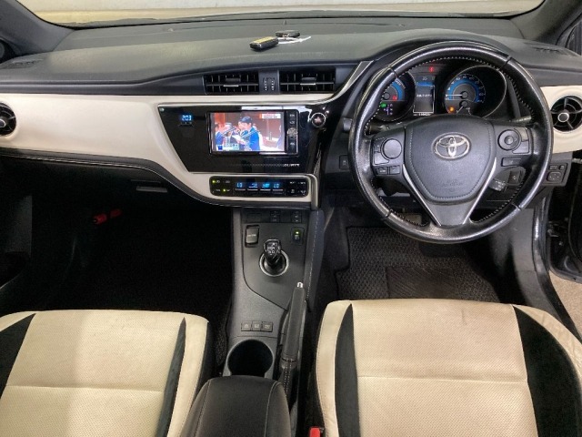 Toyota AURIS 2016 8077126-3