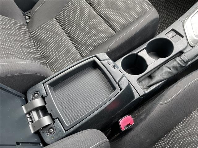 Toyota AURIS 2015 8077129-11