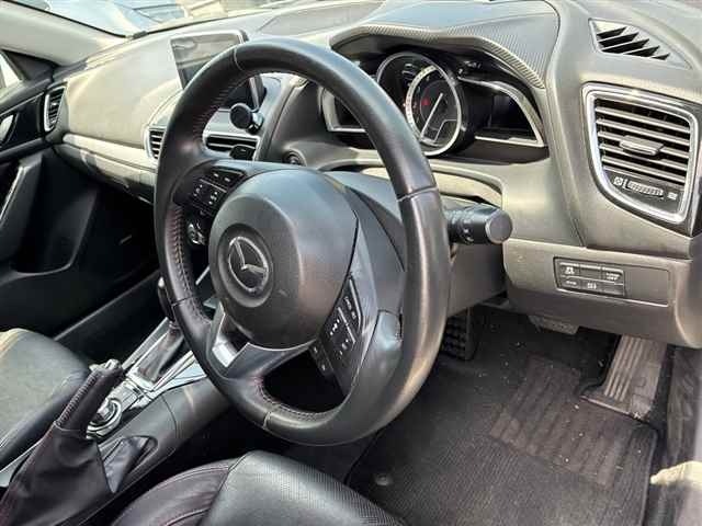 Mazda AXELA 2019 8068499-3