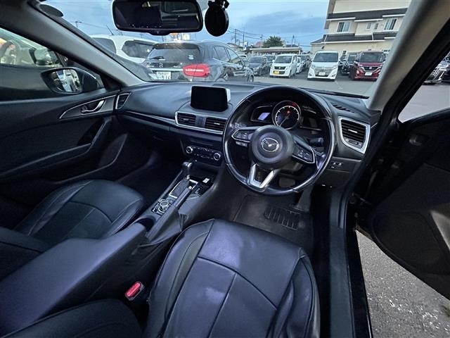 Mazda AXELA 2019 8068583-2