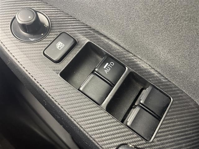 Mazda AXELA 2014 8068589-4