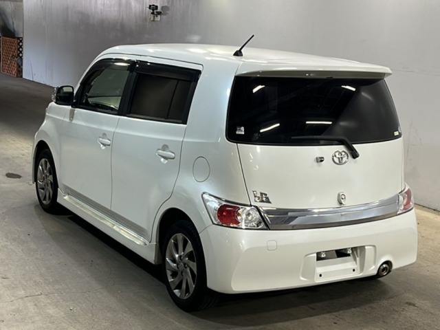 Toyota BB 2014 8064399-1