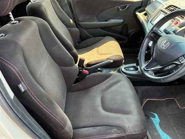 Honda FIT 2013 8067582-7