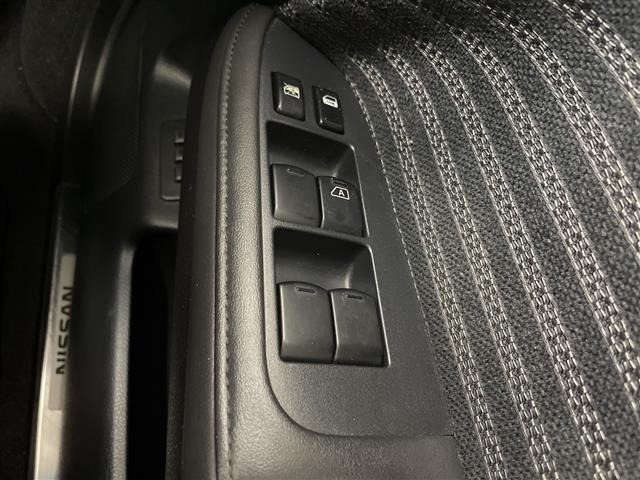 Nissan FUGA 2006 8066077-7
