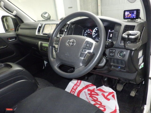 Toyota HIACE VAN 2022 8063750-3
