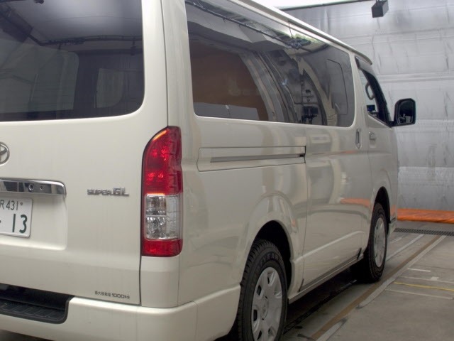 Toyota HIACE VAN 2022 8063750-5