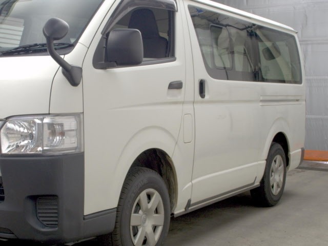 Toyota HIACE VAN 2021 8063752-4