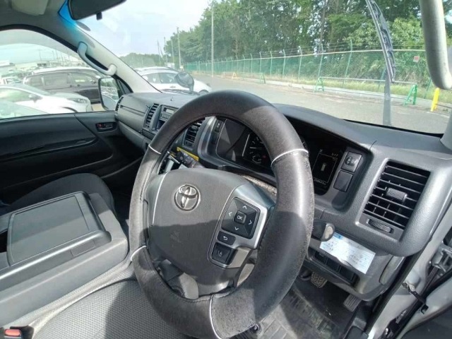 Toyota HIACE VAN 2021 8063763-9