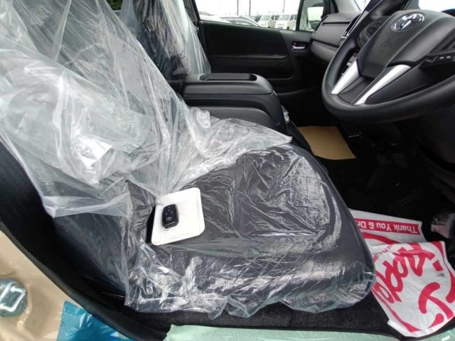 Toyota HIACE VAN 2026 8063764-10