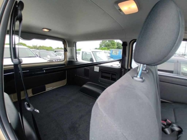 Toyota HIACE VAN 2026 8063764-12