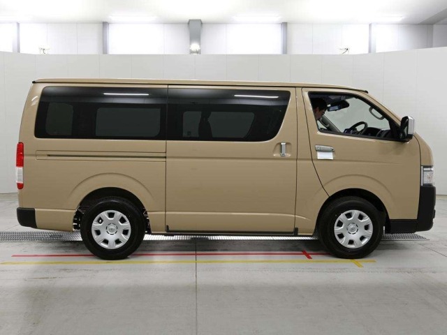 Toyota HIACE VAN 2026 8063764-3