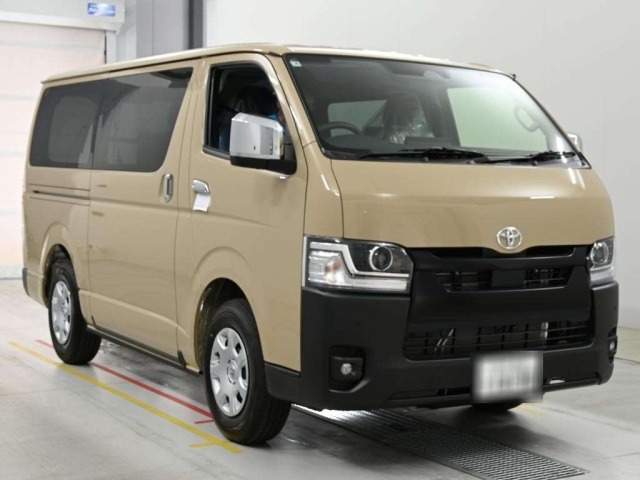 Toyota HIACE VAN 2026 8063764-5