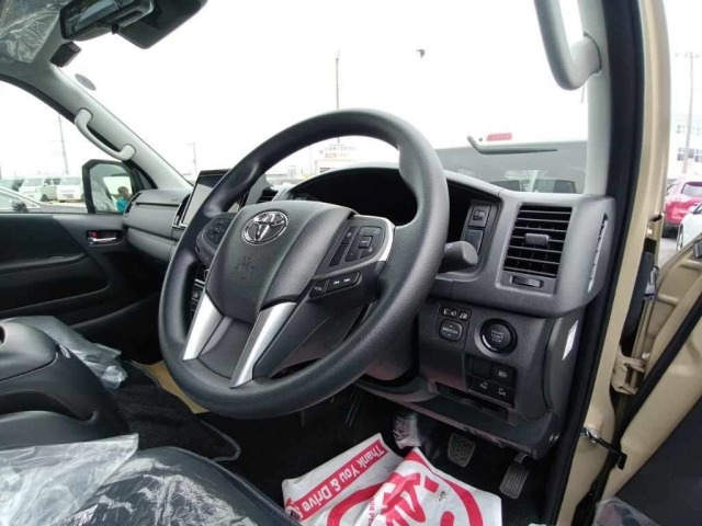Toyota HIACE VAN 2026 8063764-9