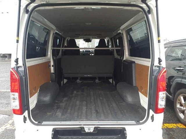 Toyota HIACE VAN 2025 8063772-10