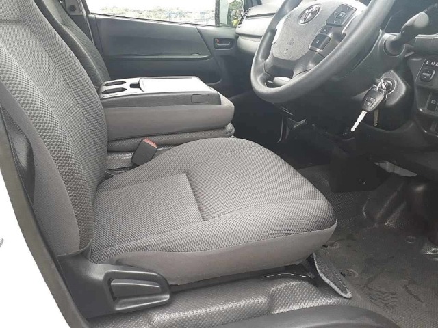 Toyota HIACE VAN 2025 8063772-8