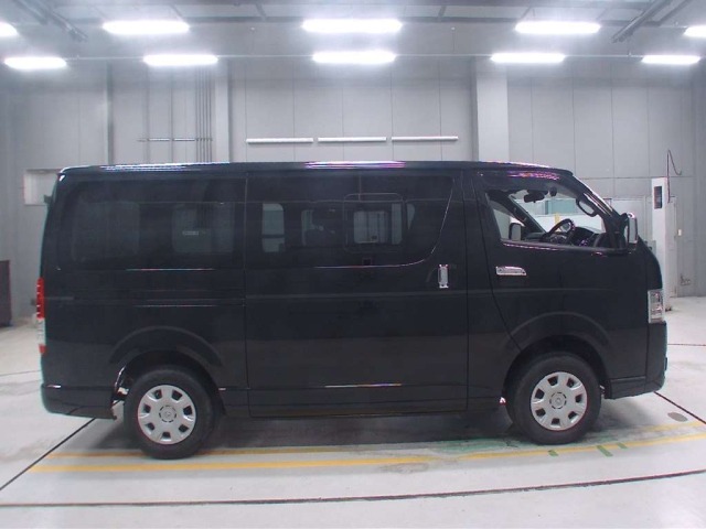 Toyota HIACE VAN 2022 8063774-3