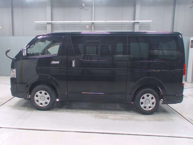 Toyota HIACE VAN 2022 8063774-4