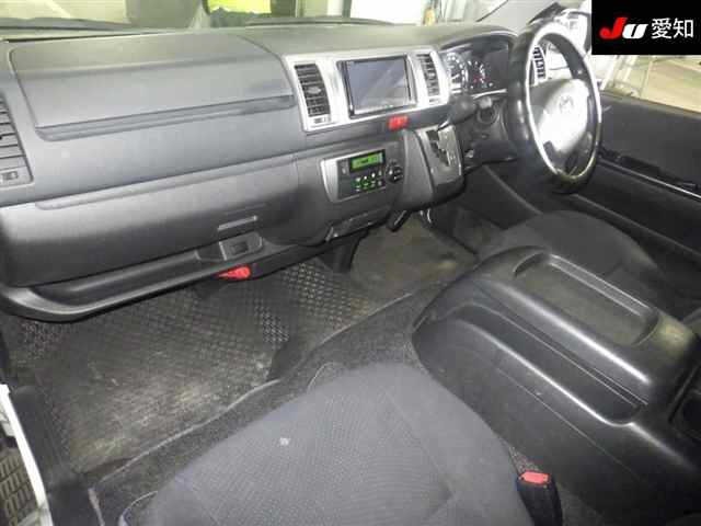 Toyota HIACE VAN 2018 8063783-3
