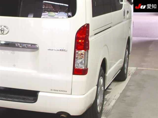 Toyota HIACE VAN 2018 8063783-8