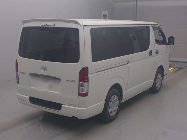 Toyota HIACE VAN 2023 8063799-1