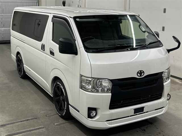 Toyota HIACE VAN 2022 8063806-0