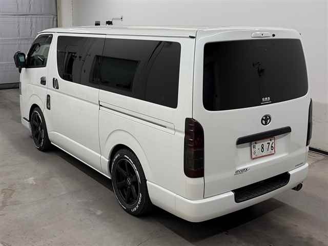 Toyota HIACE VAN 2022 8063806-1