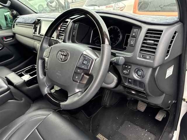 Toyota HIACE VAN 2022 8063806-3