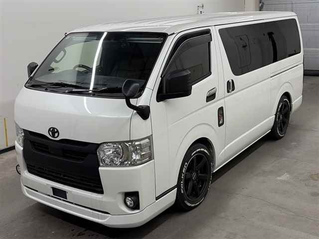 Toyota HIACE VAN 2022 8063806-4