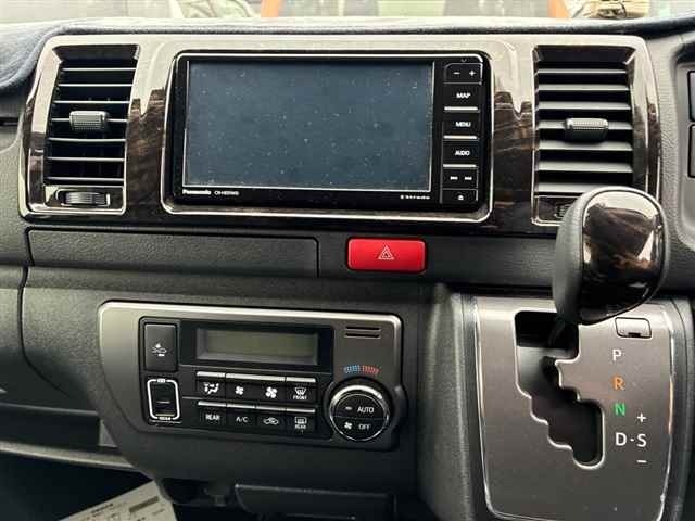 Toyota HIACE VAN 2022 8063806-6