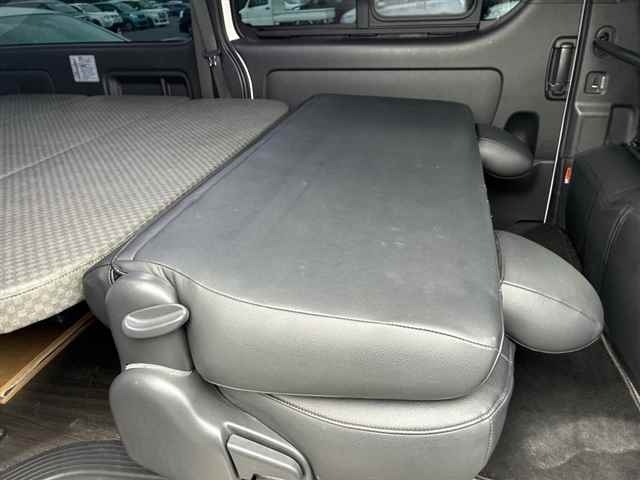 Toyota HIACE VAN 2022 8063806-8