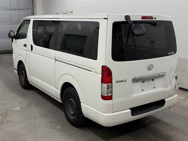 Toyota HIACE VAN 2017 8063807-1