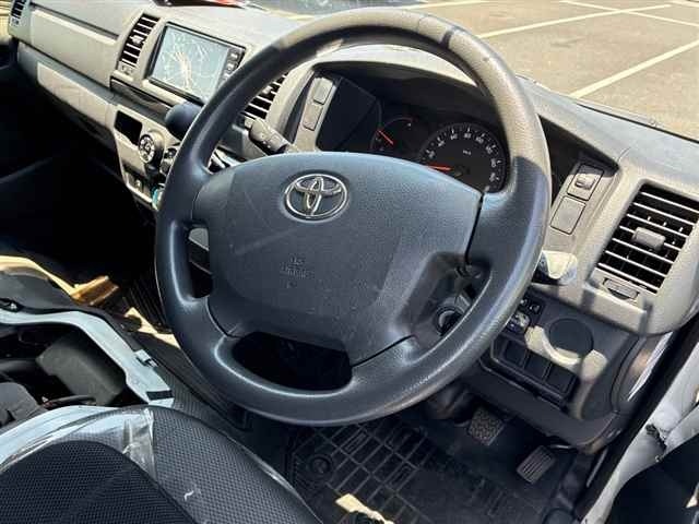 Toyota HIACE VAN 2017 8063807-3