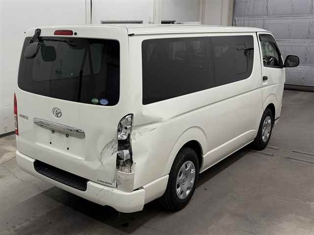 Toyota HIACE VAN 2017 8063807-5