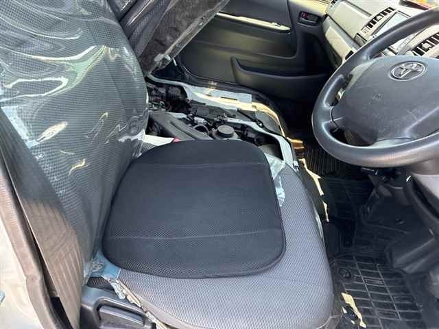 Toyota HIACE VAN 2017 8063807-7