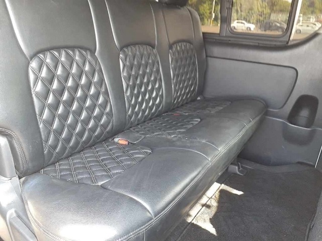 Toyota HIACE VAN 2017 8063822-11