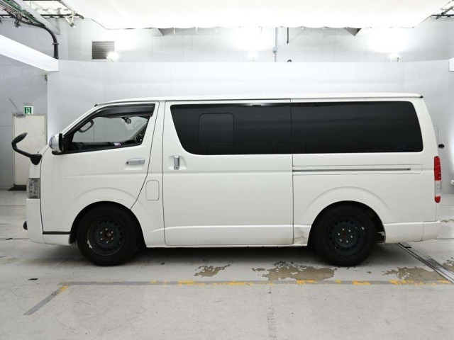 Toyota HIACE VAN 2017 8063822-4