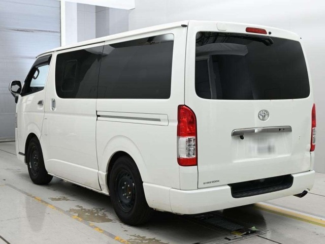 Toyota HIACE VAN 2017 8063822-6