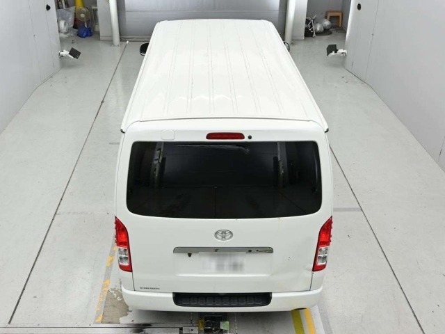 Toyota HIACE VAN 2017 8063822-8