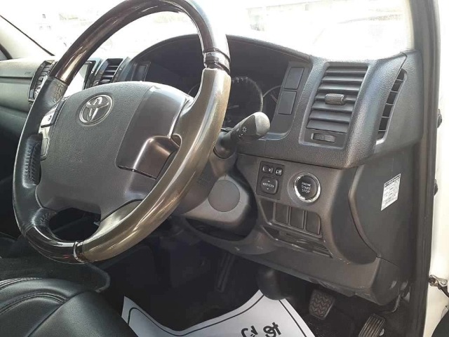 Toyota HIACE VAN 2017 8063822-9