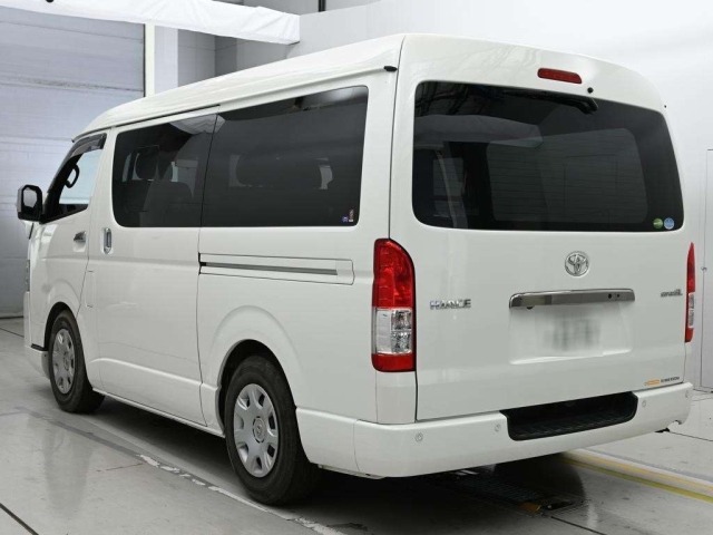 Toyota HIACE VAN 2020 8063839-6