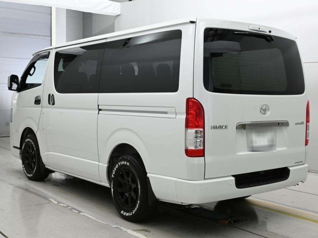 Toyota HIACE VAN 2026 8063842-6