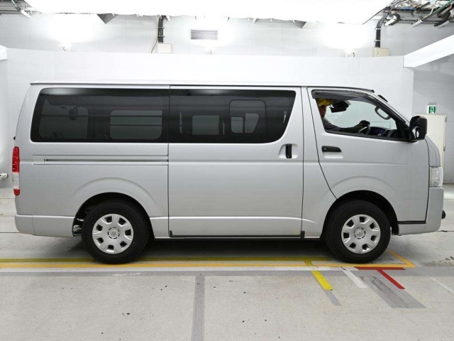 Toyota HIACE VAN 2021 8063843-3