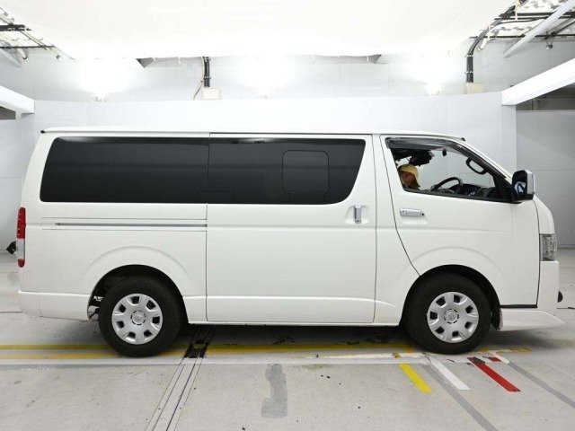 Toyota HIACE VAN 2021 8063854-3