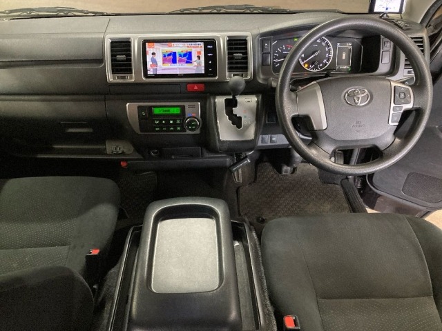 Toyota HIACE VAN 2021 8063865-3