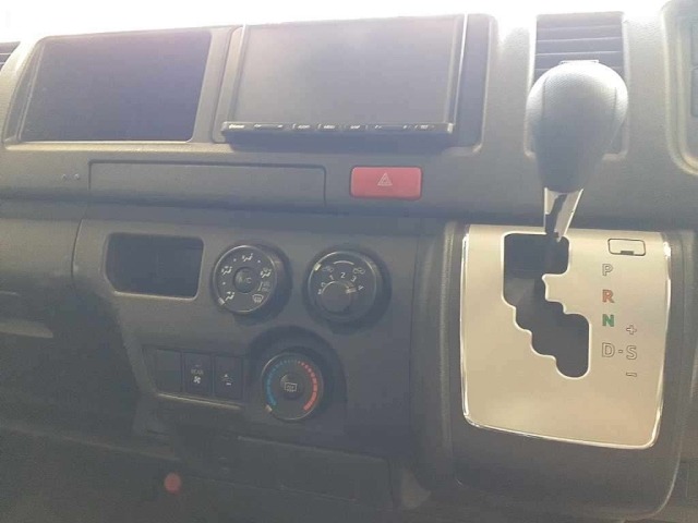 Toyota HIACE WAGON 2021 8065879-12